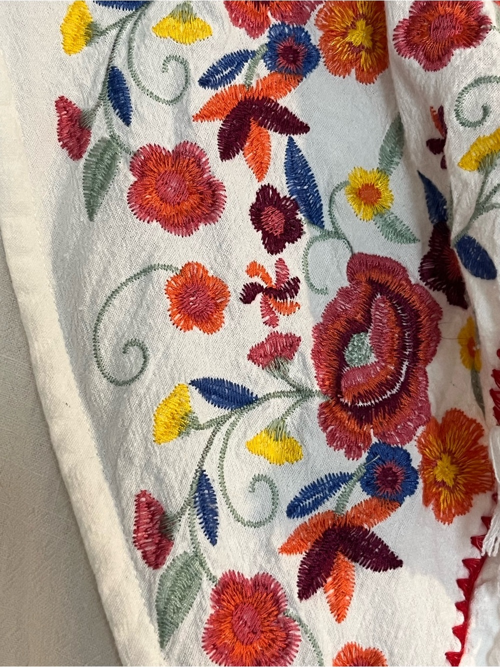 Boho Linen Blend Women’s Shirt Festival Top Embroidered Flowers Hem Fringe Sz 1X - Picture 3 of 6